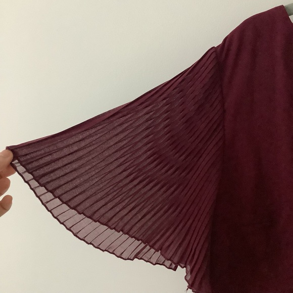 NWT New Look Red wine Tie Back Short Pleat Sleeve Blouse size 16 - Picture 2 of 6